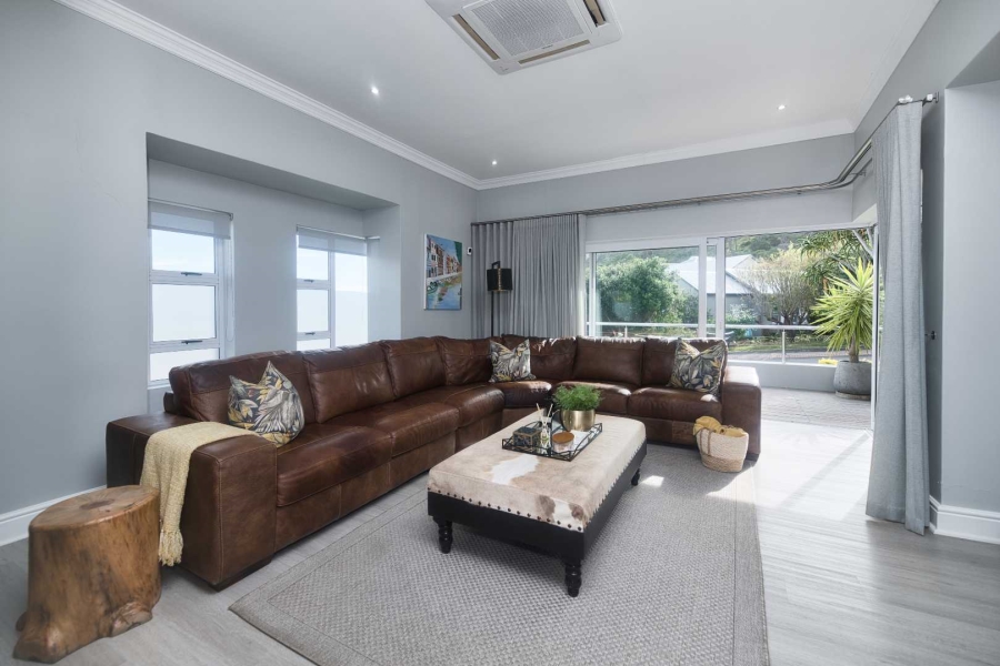 4 Bedroom Property for Sale in Hemel en Aarde Estate Western Cape